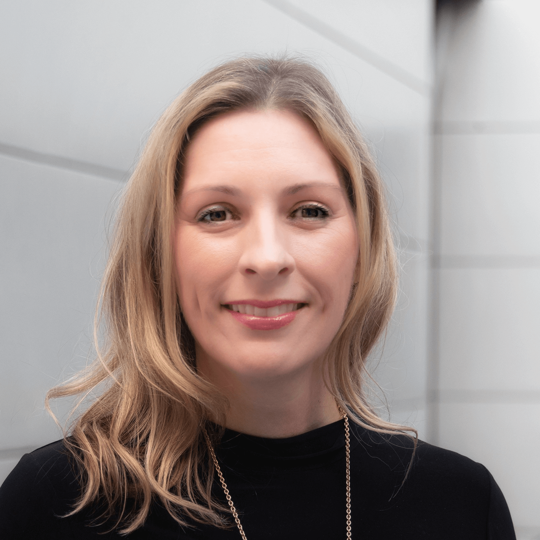 Christine (Lindenboom) Akinc headshot